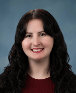 Lauren Tracy headshot